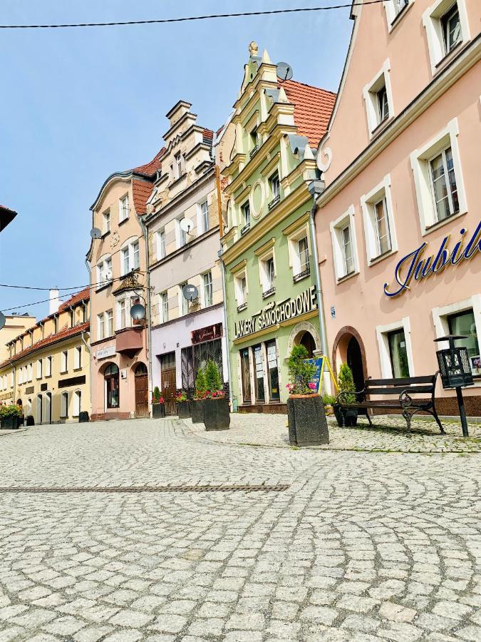 Hotel, Apartament Pod Zlotym Lwem W Samym Centrum Miasta Z Darmowym Parkingiem VII Kłodzko Exterior foto